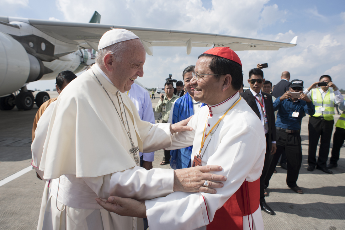 Cardinal_Bo_right_greets_Pope_Francis_in_Yangon_2017-Nov.JPG#asset:1303